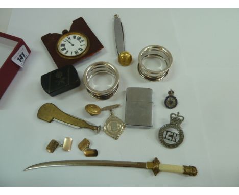 Pair silver napkin rings (Birmingham 1909), papier mache snuff box, constabulary badges etc