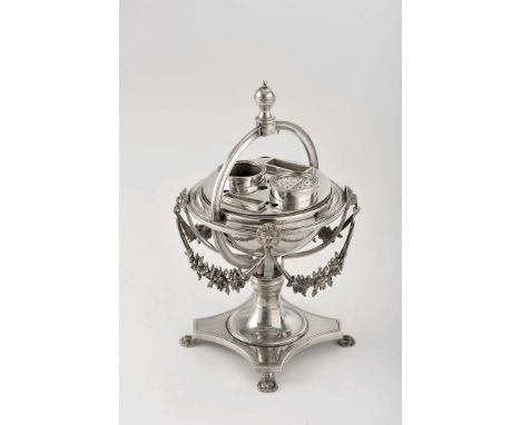 A globe-shaped inkwell, D. Maria I, Queen of Portugal (1777-1816), 833/1000 silver, decoration en relief “Lion's jaws”, zoomo