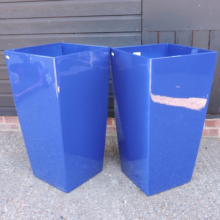A pair of blue garden pots, 75cm high