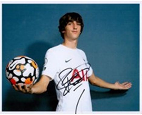 Bryan Gil signed Tottenham Hotspur 10x8 colour photo. Bryan Gil Salvatierra (born 11 February 2001) is a Spanish professional