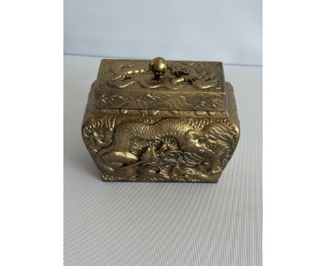 Oriental tea caddy 
