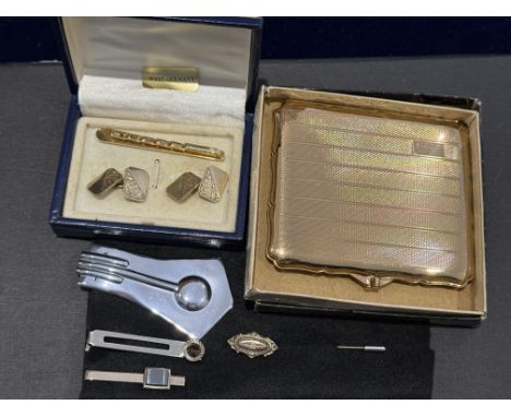 Stratton cigarette holder, 14ct rolled gold cufflinks, tie pins and money clip