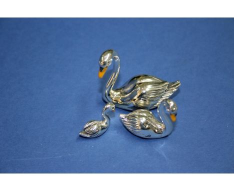 A three Saturno sterling silver and enamel miniature swans, largest 4cm.   Condition Report:  No damage seen.