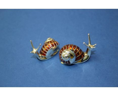 Two Saturno sterling silver and enamel miniature snails, largest 3cm.