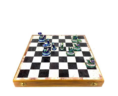 English & Scottish Theme Chess Set with Classic Walnut & Maple Chess Board