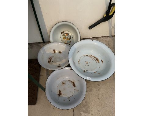 A COLLECTION OF FOUR VARIOUS SIZED ENAMEL WASH BOWLS 