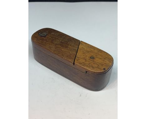 A WOODEN GEORGIAN SNUFF BOX 