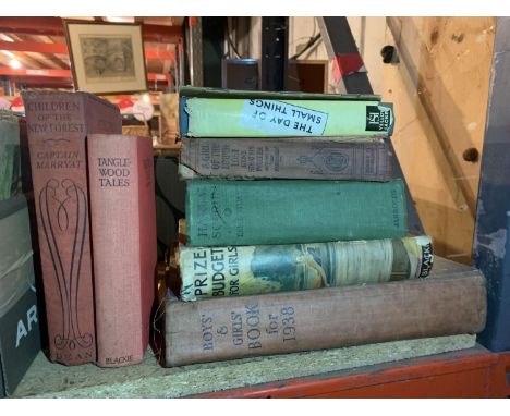 A BOX OF BOOKS TO INCLUDE 'TANGLEWOOD TALES, PRIZE BUDGET FOR GIRLS, BOYS AND GIRLS BOOK FOR  1938) ETC 