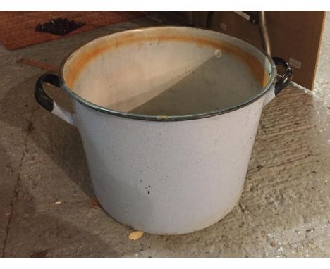 A LARGE ENAMEL COOKING POT 