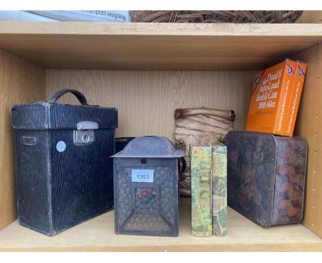 AN ASSORTMENT OF ITEMS TO INCLUDE A VINTAGE TIN, A VINTAGE LAMP SHADE AND A DECORATIVE CERAMIC WALL PLAQUE ETC 