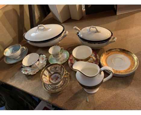 A SELECTION OF CERAMICS TO INCLUDE A ROYAL DOULTON JUG, TWO BLEU DE ROI SERVING DISHES AND A NUMBER OF OTHER TEACUPS AND SAUC