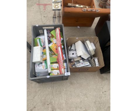 AN ASSORTMENT OF ELECTRICAL ITEMS TO INCLUDE LIGHT BULBS, PLUG SOCKETS AND SMOKE ALARMS ETC 