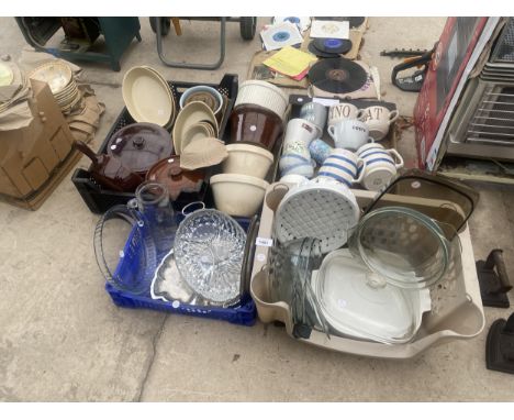 AN ASSORTMENT OF CERAMIC KITCHEN ITEMS TO INCLUDE MUGS, COOKING DISHES AND HORS D'OEURVE TRAYS ETC 