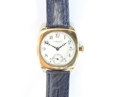 A 9ct gold gent's Waltham wrist watch, c .1950s, the case hallmarked for Aaron Lufkin Dennison, 31mm diameter 