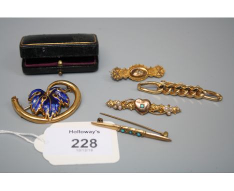 A Victorian gold and enamel leaf brooch, four various bar brooches and a Sibyl Dunlop jewellery box Gross weight