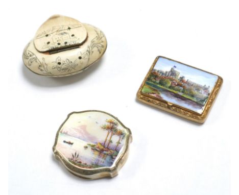 Two compacts and a bone snuff box, comprising a George V silver gilt compact with engine turned enamel landscape to its lid, 