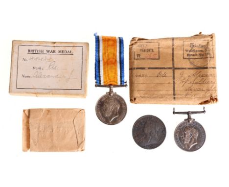 WWI war medal to 44434 PTE J ALEXANDER NZEF (New Zealand Expeditionary Force) in issue box, WWI war medal to M2-081726 A CPL 