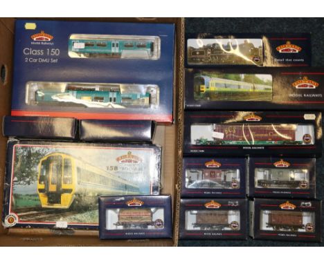 Bachmann Branch-Line model railways to include 32-162 2-6-0 N class locomotive and tender, 32-935 class 150 2 car DMU set, 37
