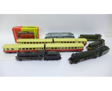 Eight HO gauge SNCF French Raiways locomotives including a Hornby Acho Co-Co Diesel, Two Hornby Acho Railcars, a Marklin Hamo