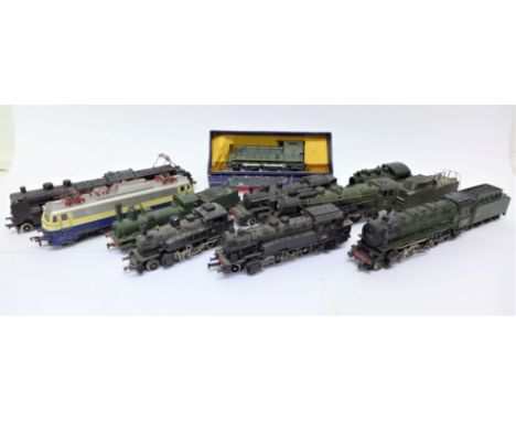 Nine HO gauge SNCF locomotives including Hornby Acho (including USA 0-6-0T), Fleischmann, Lilliput,Rivarossi and Marklin - fo