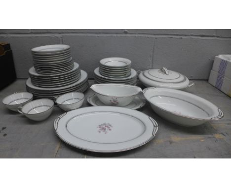 A Noritake Stanton dinner service, six setting with vegetable dish and gravy boat **PLEASE NOTE THIS LOT IS NOT ELIGIBLE FOR 