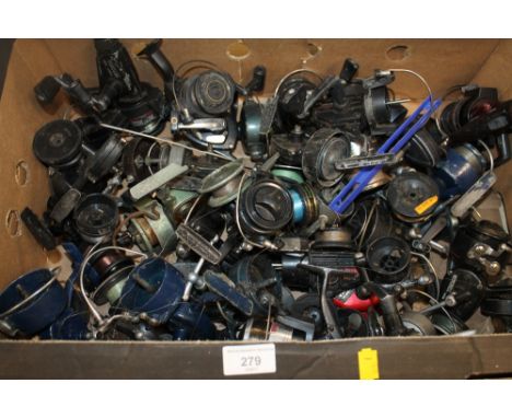 A LARGE QUANTITY OF ASSORTED FISHING REELS to include K. P. Morritt's Intrepid, Mitchell, Daiwa, Shakespeare etc