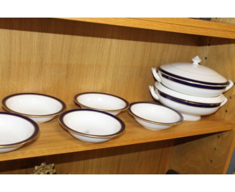 A QUANTITY OF ROYAL WORCESTER HOWARD DINNER WARE, CONSISTING OF TWO LIDDED TUREENS AND SIX BOWLS 