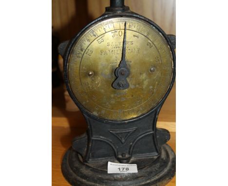 A VINTAGE SET OF SALTERS SCALES AND WEIGHTS, ENAMEL BREAD BIN, COFFEE GRINDER, ASH TRAY, ETC  