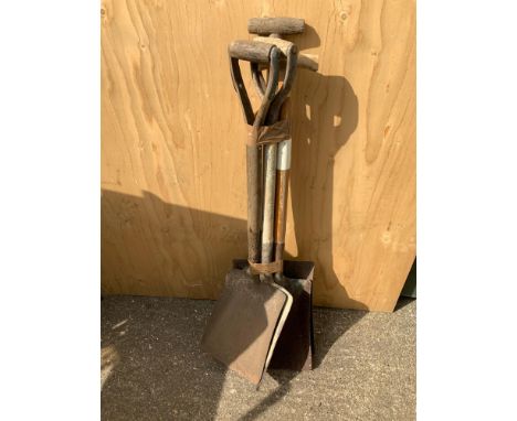 Garden Tools - Shovels 