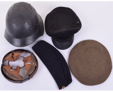 World War II 1945 Dated General Service Beret, with Bakelite Army Catering Corps cap badge to the front, accompanied by a Ger