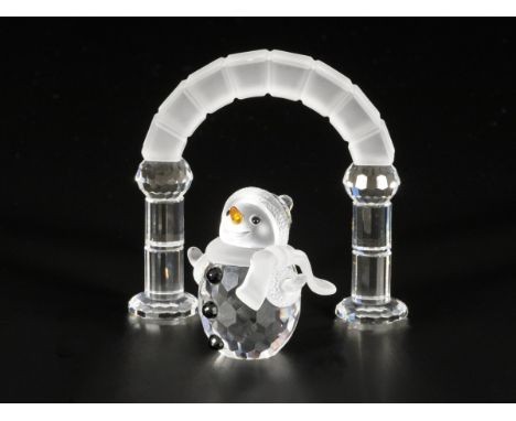 Amongst which a snowman (excl. handbag) and an arch on columns. Various conditions. Estimate: € 10 - € 30.