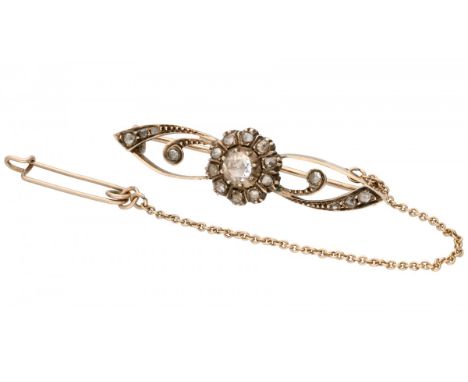 With safety chain. Maker's mark: J. Rozendaal, Hoorn, Netherlands, 1884 / 1923. 17 Rose cut diamonds (1x Ø approx. 4.30 mm an