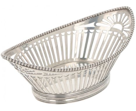 Boat-shaped model with openwork sides, soldered pearl rim and double filet edge. The Netherlands, Schoonhoven / Rotterdam ?, 