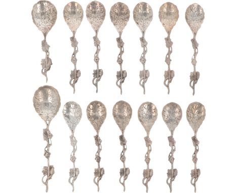 Molded model with stylized leaves on branches. Netherlands, 20th century, hallmarks: Zwaardje. 151 grams, 835/1000. Estimated