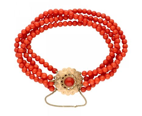 Openwork closure with engravings and safety chain. Red coral Ø approx 4.70 mm. L: 20.5 cm. Weight: 30.4 gram.