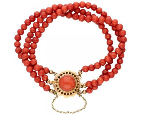 With safety chain. Red coral Ø approx. 5 mm. L: 20 cm. Weight: 24.9 gram.