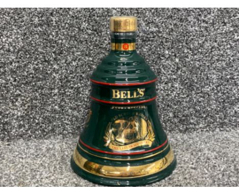 Bells finest old scotch whisky, Christmas decanter 1995, 70cl and still sealed