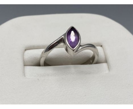 9ct white gold ring with amethyst stone size k and weighs 2.8g
