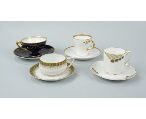 4 Mokkatassen mit Untertassen, Rosenthal, Jugendstil, um 1900/1910 unterschiedliche Formen und Dekore; u.a. 1x Tasse mit Stan
