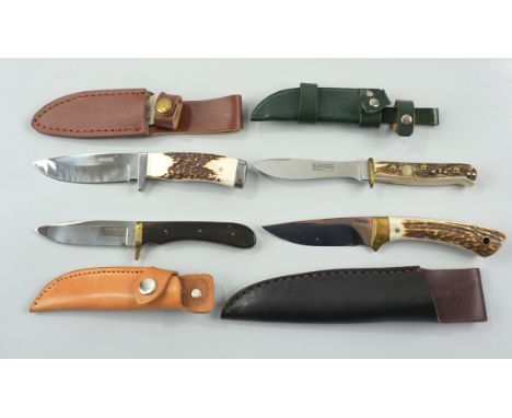 4 Jagdmesser, Kandar JMK06, R &amp;amp; R Middleton und Pyraster  in Lederscheiden, Griffe in Hirschhorn, Klingen aus rostfre