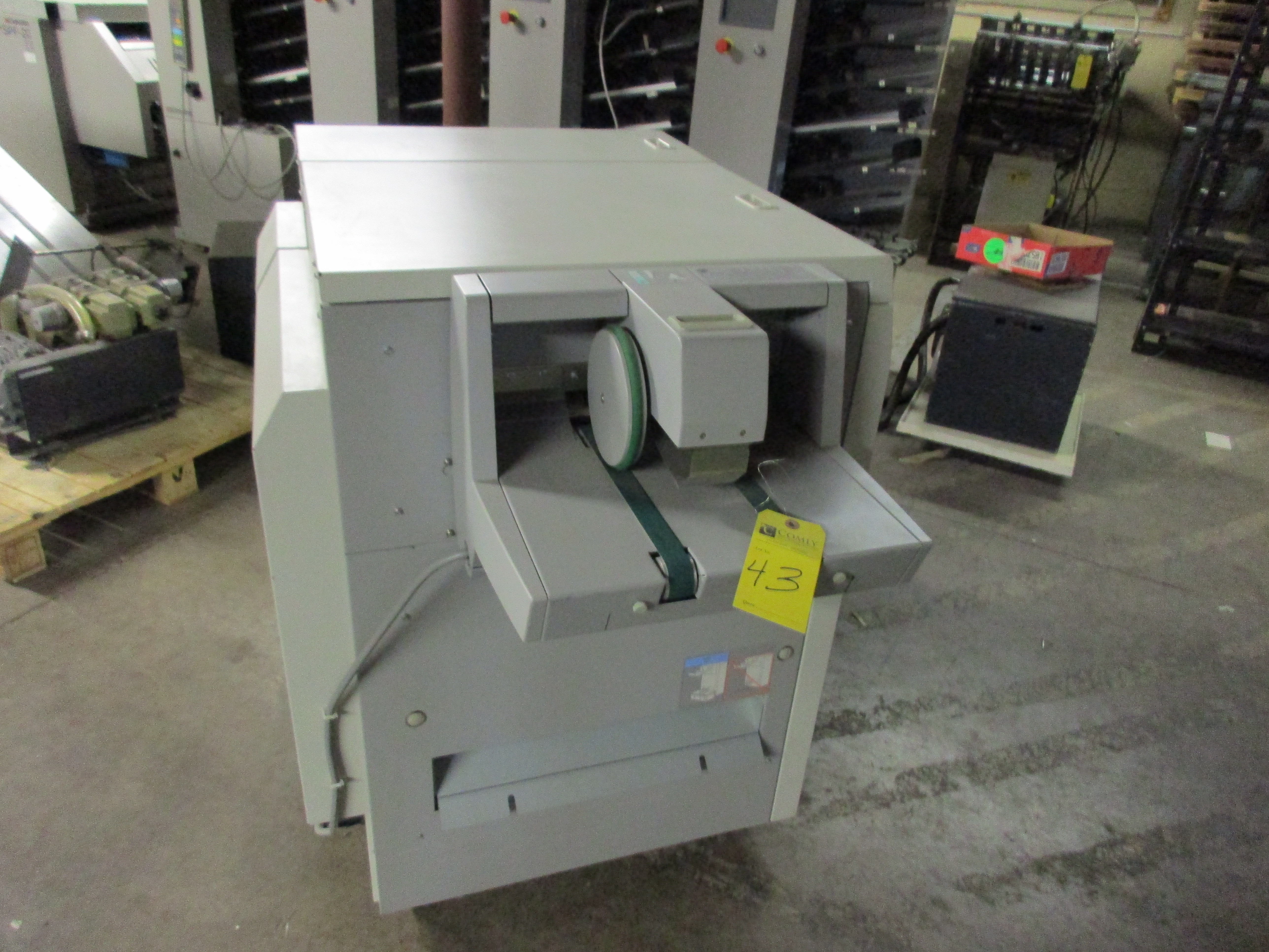 Canon Finisher Unit w/ 2Knife Trimmer, m/n A1, s/n F275500 DS000095