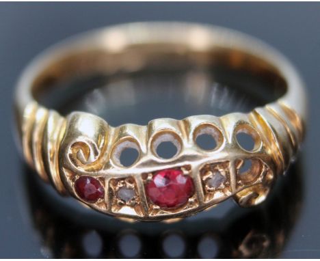 A hallmarked 18ct gold ruby ring, gross wt. 3.4g, size L/M.  