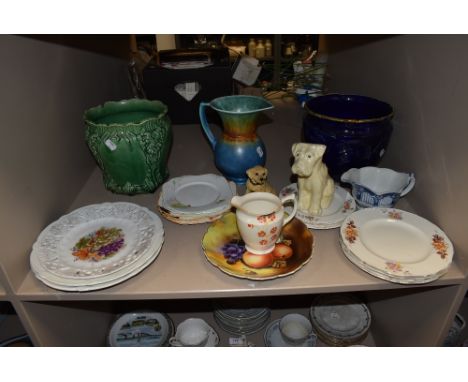 A selection of ceramics including Roslyn art deco style plates and Ceylon planter