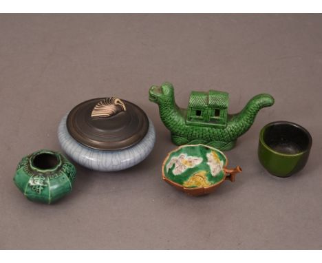 A group of mixed Chinese porcelain items, comprising: a green-glazed dragon-boat-shaped water pot, 11.6cm long; a green-glaze