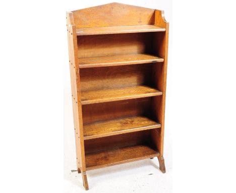 1920s Arts &amp; Crafts solid oak peg jointed open window bookcase shelf. Solid oak frame and fixed shelves with gallery top 