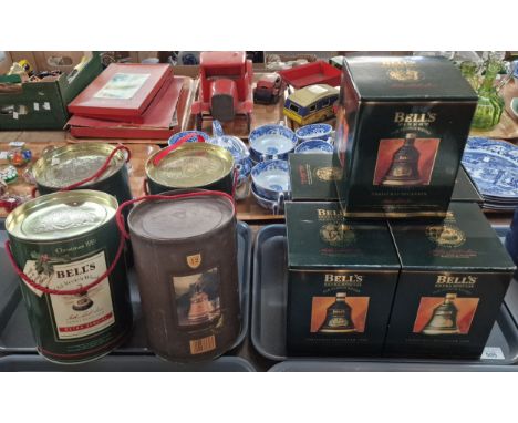 Collection of Wade Bell's Christmas Scotch Whisky decanters dated 1990, 1991 etc. In original boxes. (9) (B.P. 21% + VAT)Nine