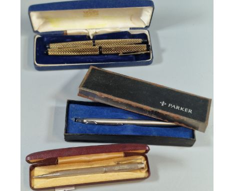 Vintage silver engine turned propelling pen/pencil, in yard-o-lead box and other pens including Parker and Oldbury. (B.P. 21%