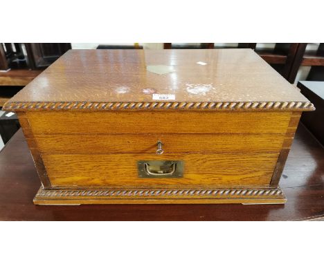 Walker & Hall Sheffield, a good quality oak canteen cutlery box, with brass recessed handles (no cutlery, just box). (B.P. 21
