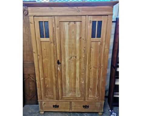 Early 20th century pine wardrobe. (B.P. 21% + VAT)