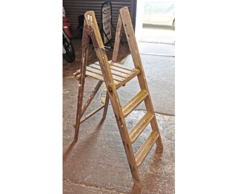 Small vintage wooden folding ladder. (B.P. 21% + VAT)